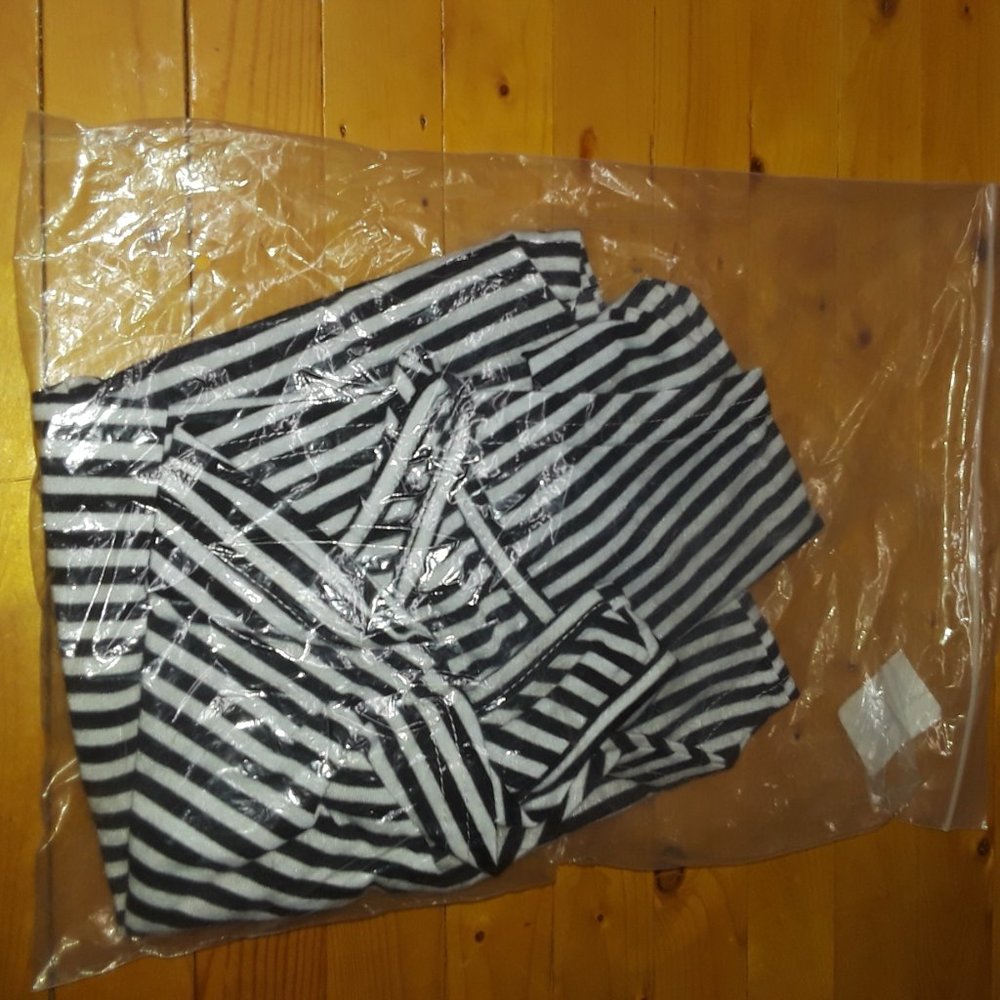 Black & White Stripe Scoop Neck Tank Top Crop Top - Picture 6 of 6